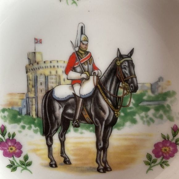 Duchess Bone China Trinket Plate Windsor Castle - Picture 3 of 6